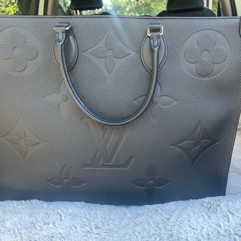 Authentic Louis Vuitton On The Go Black MM